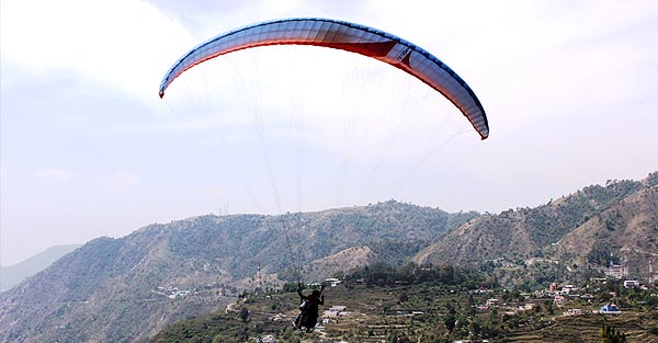 Paragliding in Bhimtal